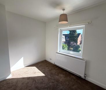 3 bedroom semi-detached to let - Photo 3