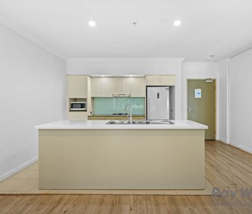 Modern One Bedroom plus Study Apartment In The Heart Of Chatswood - Photo 2