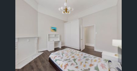 Renovated Family Home in a Prime Surrey Hills Location - Photo 5