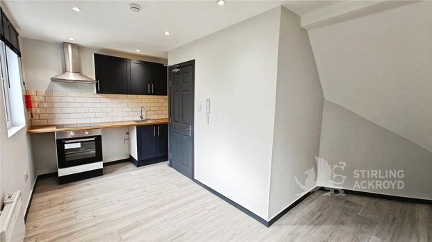 6 bedroom semi-detached house to rent - Photo 1