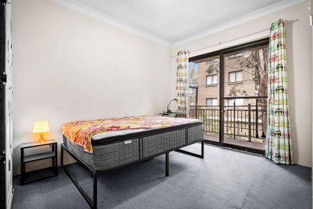 NEAT & TIDY TWO BEDROOM UNIT! - Photo 5