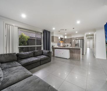 Modern Four Bedroom Home! - Photo 2