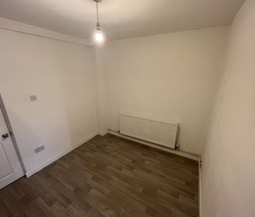 Cambria Street, Griffithstown, Pontypool - Photo 3