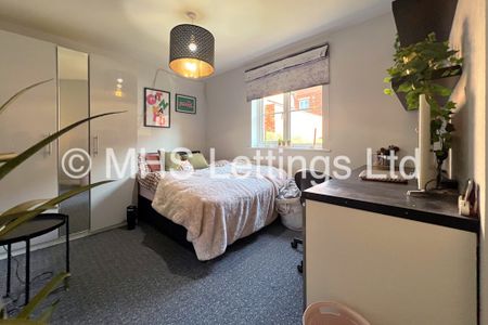 4 Bedroom Apartment for rent in Abbots Mews - Photo 5