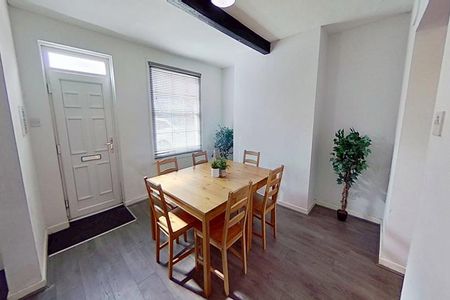 8 bedroom townhouse to rent - Photo 3