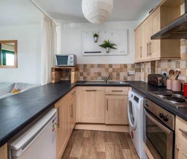 2 Bed Flat, Admiral Street, LS11 - Photo 4