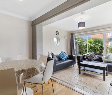 6 bedroom semi-detached house to rent - Photo 1