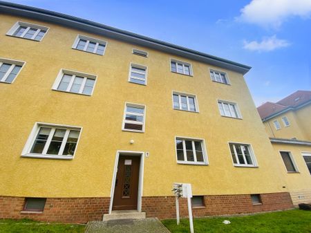 Attraktive 3-Raum-Wohnung mit 70 m² in der Lauestraße 6, Magdeburg - Photo 3