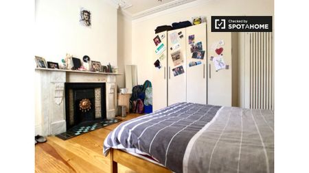 Large room in shared apartment in Stoneybatter, Dublin - Photo 2