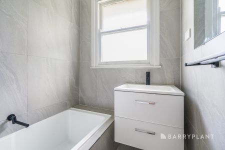 Comfortable Living in a Convenient Location - Photo 5
