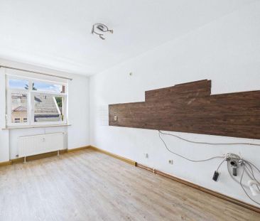 Gepflegte 2-Raum-Wohnung mit Wintergarten/Loggia in Auerbach - Photo 2