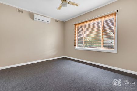 4 BEDROOMS PLUS EXTERNAL RUMPUS/TEENAGE RETREAT - Photo 4