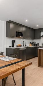 Grand 5 1/2 à Longueuil. Inclus les électroménagers, stationnement, balcon arrière privé. - Photo 3