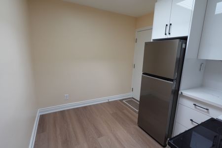For Lease - 3136 Lake Shore Boulevard Unit# 2, Toronto, Ontario - Photo 3