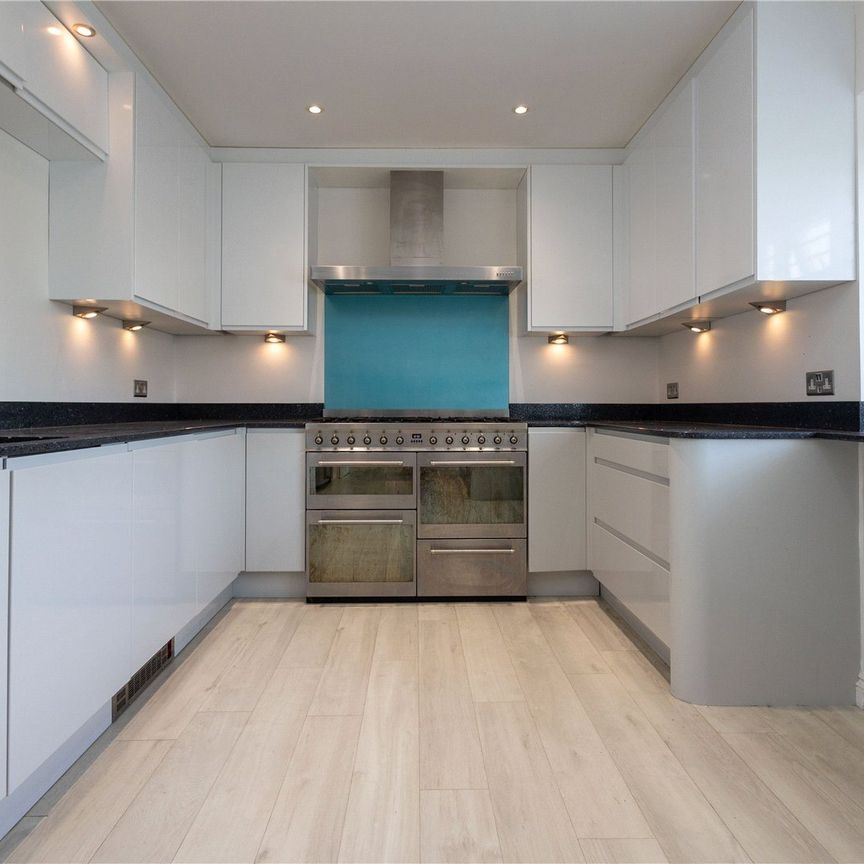 3 bed penthouse to rent in Forest Road, Branksome Park , BH13 - Photo 1