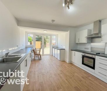 1 bedroom in a house share to rent - Photo 2