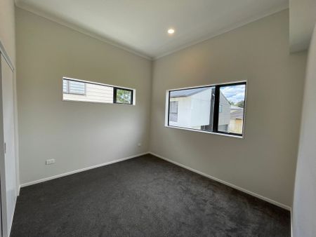 Don't Miss This 5-Bedroom Home - Photo 3