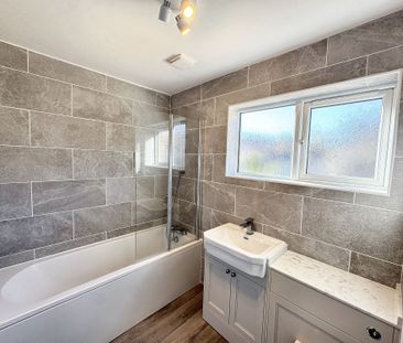 3 bed house to rent in Hazel Close, Taunton, TA1 - Photo 1