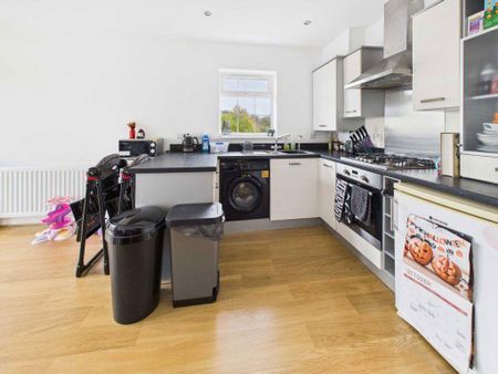 2 bedroom apartment to rent - Photo 4