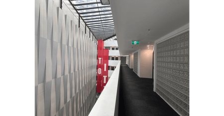 Prime Docklands Location, Stylish One Bedroom One Bathroom Apartment - Photo 2