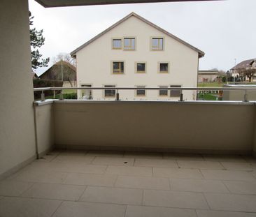 Schöne und moderne 2.5 Zimmerwohnung in der Nähe des Neuchâtelsees - Photo 1