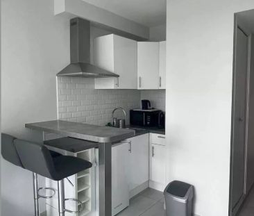 Studio à faibles charges dans une tour avec piscine - Photo 2