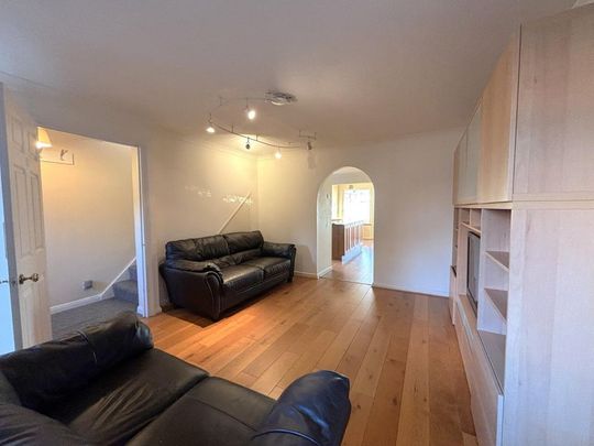 3 bedroom semi-detached house to rent - Photo 1