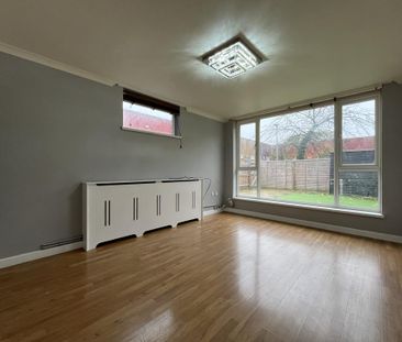 3 bedroom end of terrace house to rent - Photo 1