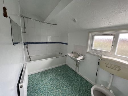 2 bedroom maisonette to rent - Photo 5