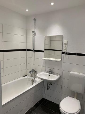 1 Monat Kaltmietfrei - Dreiraumwohnung mit Einbauküche! - Photo 2