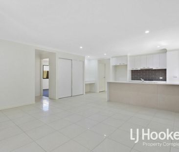 Modern Comforts in Leafy Location - Walk to Buxton Park - Photo 1