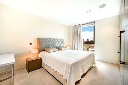 Very impressive 7th floor 2 bedroom, 2 bathroom apartment in a highly desirable modern development, situated just 0.2 miles (approx) from St. James Park Station with 24/7 concierge. - Photo 5