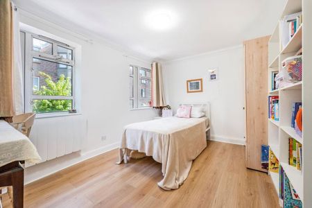 3 bedroom flat to rent - Photo 2