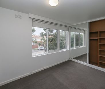 Spacious two bedroom apartment. - Photo 6