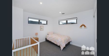 Large Home Within Walking Distance To Yarraville Village - Photo 4