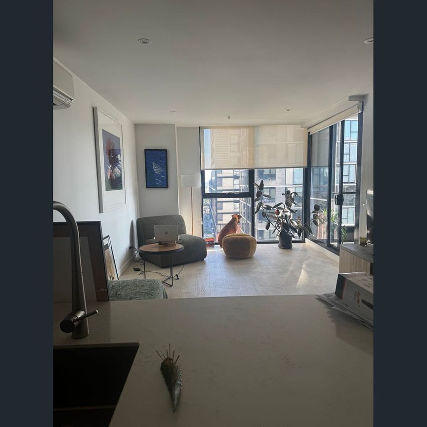Moonee Ponds - Stunning fully furnished inner city pad - Photo 1