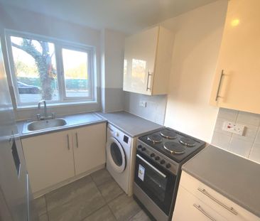 Price £1,350 pcm - Available 27/12/2025 - Unfurnished - Photo 5