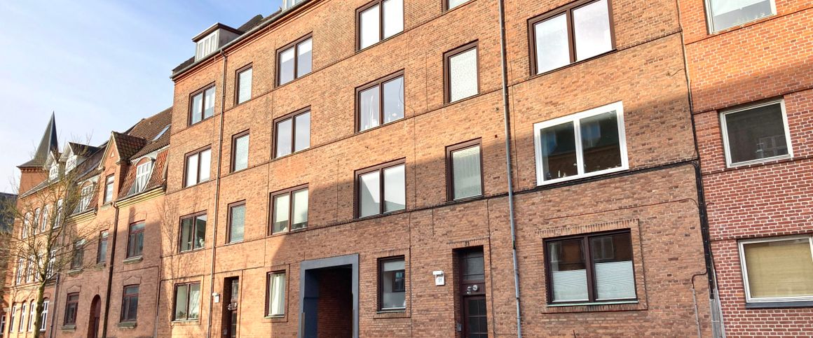 Hyggelig 2-værelses lejlighed med altan i Odense C - Photo 1