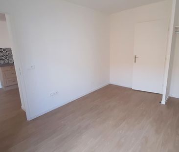 location Appartement T2 DE 43.17m² À MERY SUR OISE - Photo 2