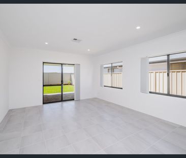 BRAND NEW FAMILY HOME - BUILT TO THE HIGHEST STANDARD - Photo 1