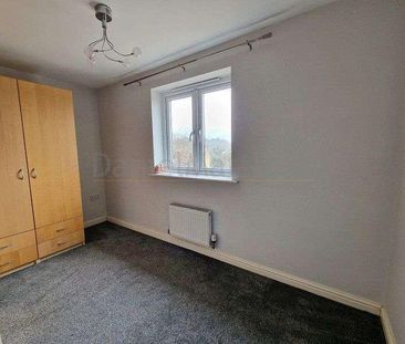 Bridgend, CF31 - Photo 2