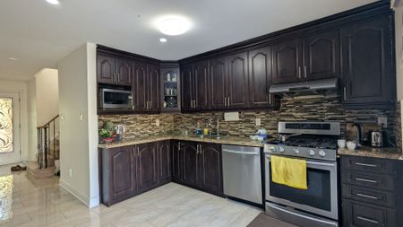 For Lease - 4 Gervais Drive, Brampton, Ontario - Photo 4