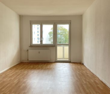 Gemütliche 3-Raum-Wohnung mit Badewanne und sonnigem Balkon - Photo 1