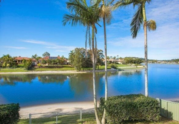 Burleigh Waters - Photo 1