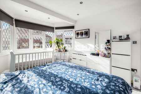 4 bedroom semi-detached house to rent - Photo 4