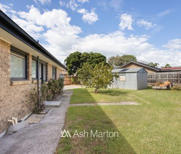 Vibrant and Stylish Three Bedroom Home - Photo 4