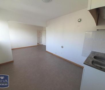 Location Appartement 2 pièces 38m² CHATEAUROUX 36000 - Photo 4