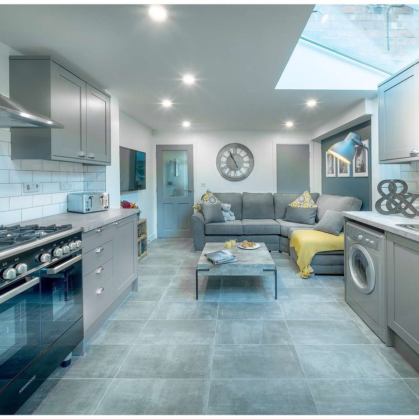 UNREAL ENSUITE ROOM AVAILABLE IN CV1 2BT FROM 10/04/23 Room 4 - Photo 1