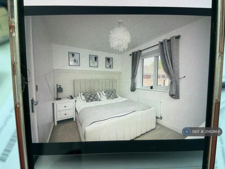 2 bedroom semi-detached house to rent - Photo 3