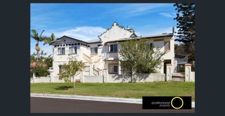 Spacious Ground Floor 1 Bedroom Unit - Photo 2